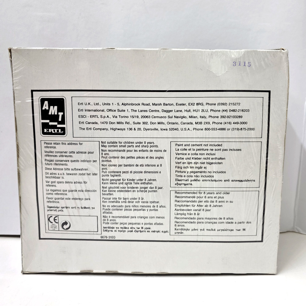 Star Trek USS Enterprise Model Kit AMT 6676 (1983 ) 18" Long Sealed READ - Picture 3 of 5